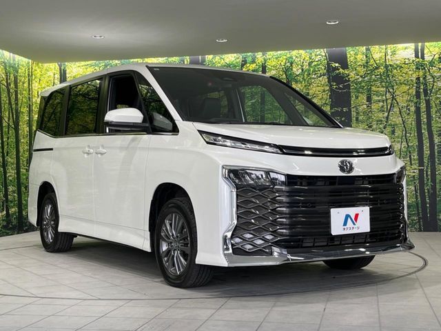 TOYOTA VOXY 4WD 2024