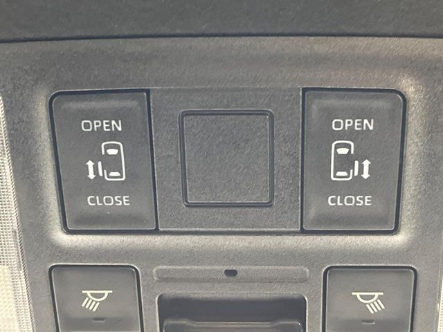 TOYOTA VOXY 4WD 2024