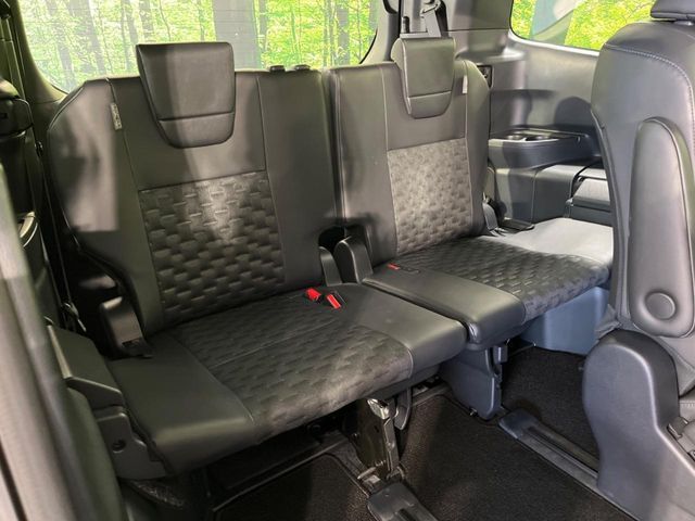 TOYOTA VOXY 4WD 2024