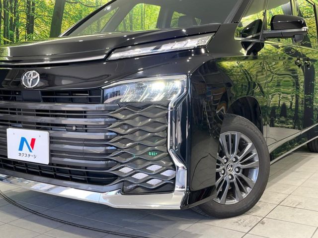 TOYOTA VOXY 4WD 2024