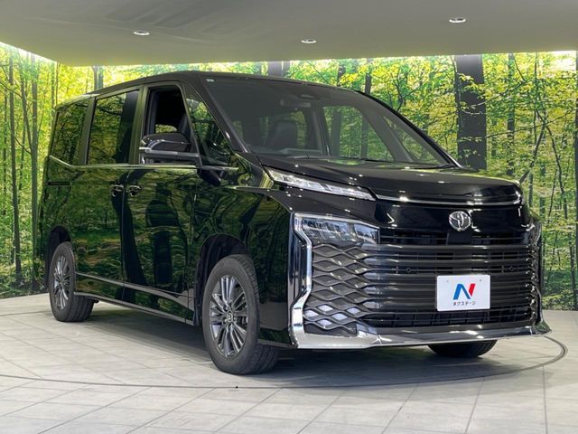 TOYOTA VOXY 4WD 2024