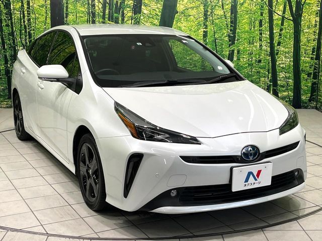 TOYOTA PRIUS 2021