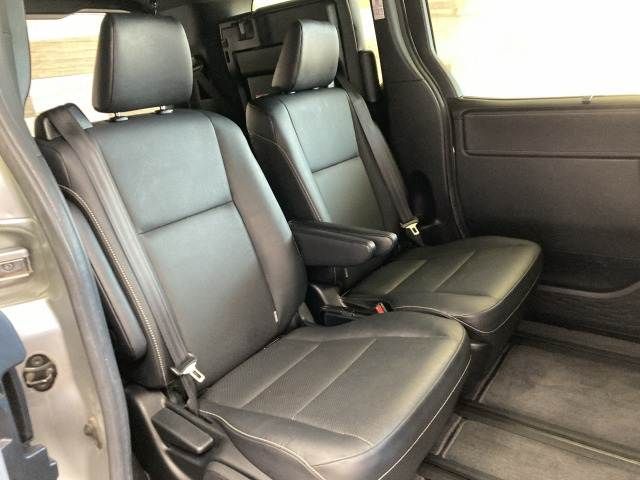 TOYOTA ESQUIRE HYBRID 2017