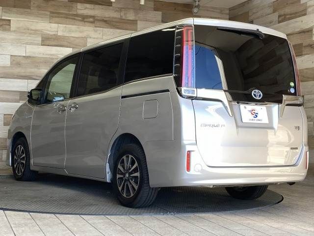 TOYOTA ESQUIRE HYBRID 2017