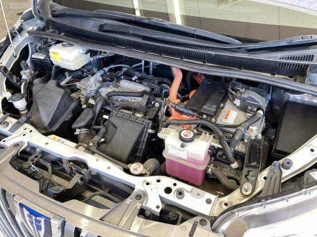 TOYOTA ESQUIRE HYBRID 2017