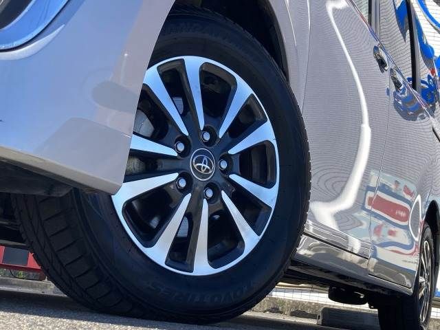 TOYOTA ESQUIRE HYBRID 2017