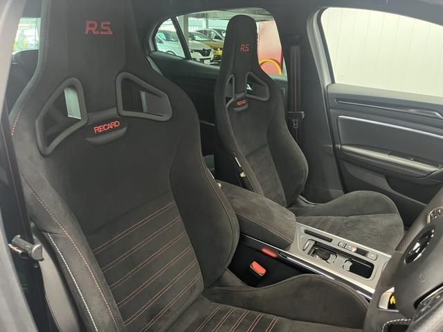 RENAULT RENAULT MEGANE hatchback 2024