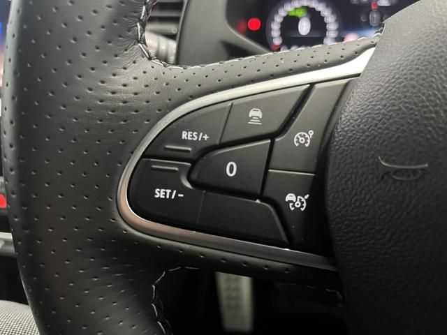 RENAULT RENAULT MEGANE hatchback 2024