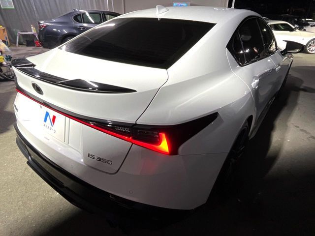 TOYOTA LEXUS IS350 2022