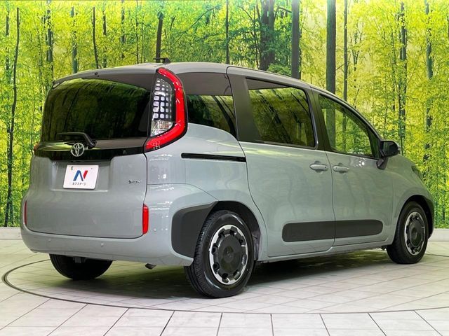 TOYOTA SIENTA HYBRID 2025