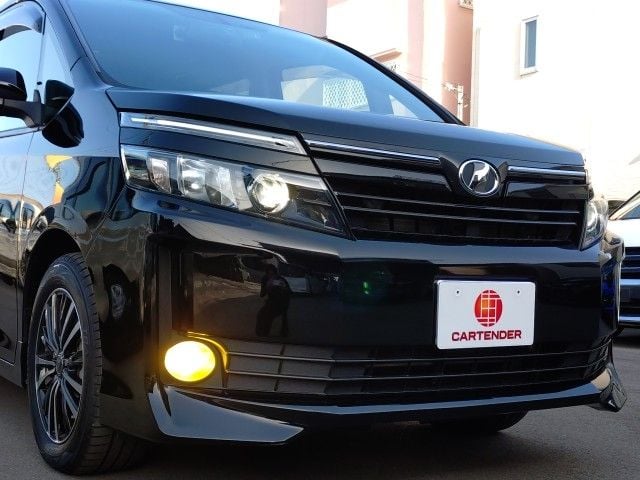TOYOTA VOXY 2015