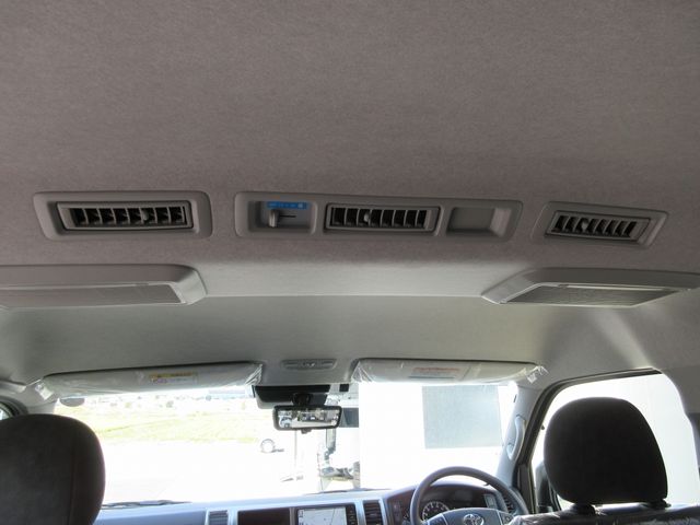 TOYOTA HIACE wagon 4WD 2025