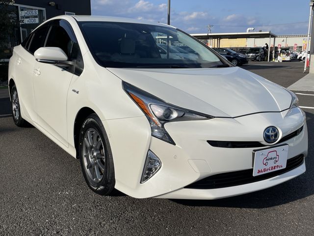 TOYOTA PRIUS 2016