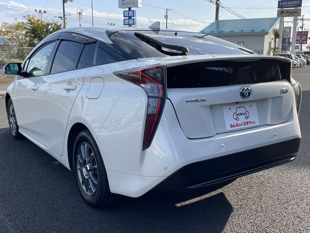 TOYOTA PRIUS 2016