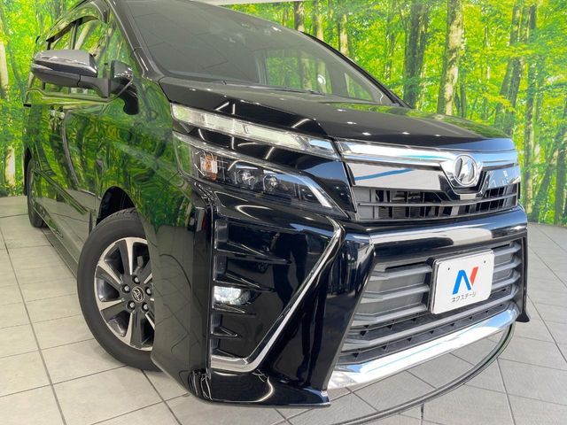 TOYOTA VOXY 2018