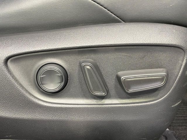 TOYOTA HARRIER 2WD 2022