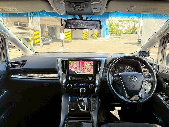 TOYOTA VELLFIRE 2016