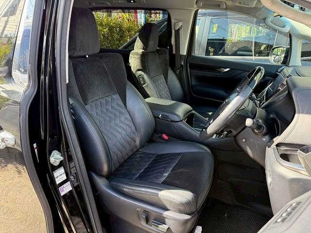 TOYOTA VELLFIRE 2016