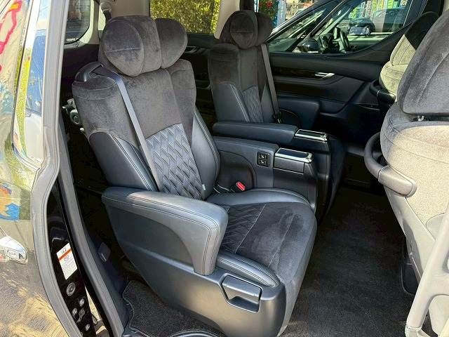 TOYOTA VELLFIRE 2016