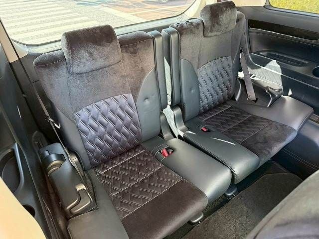 TOYOTA VELLFIRE 2016