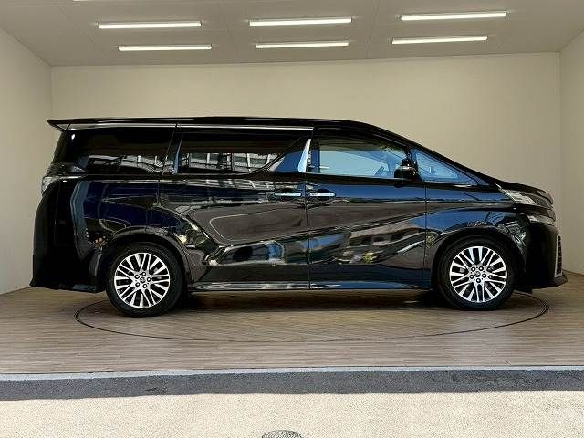 TOYOTA VELLFIRE 2016