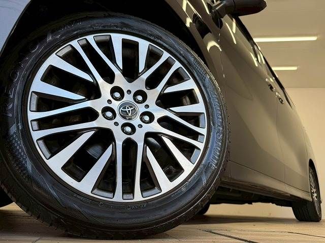 TOYOTA VELLFIRE 2016