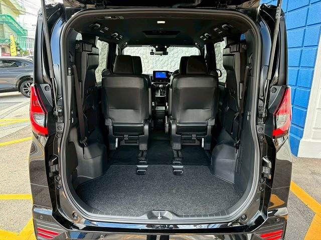 TOYOTA NOAH HYBRID 2023