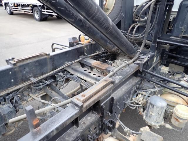 MITSUBISHI FUSOU FIGHTER 2012