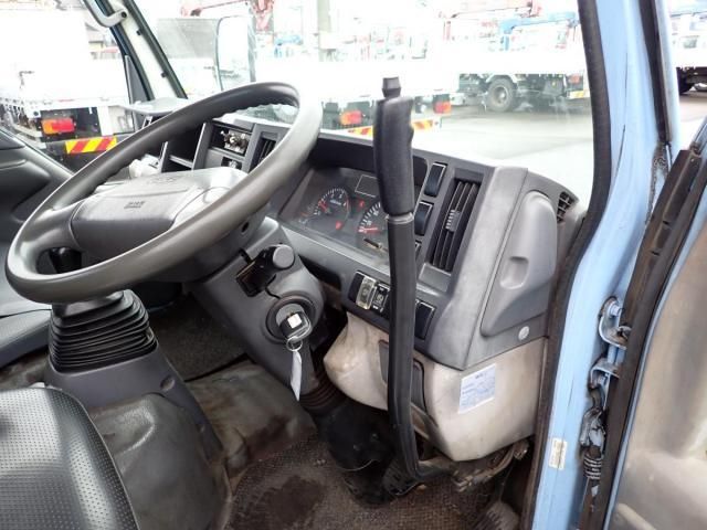 ISUZU ELF 2011
