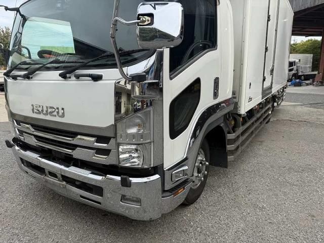 ISUZU FORWARD 2018