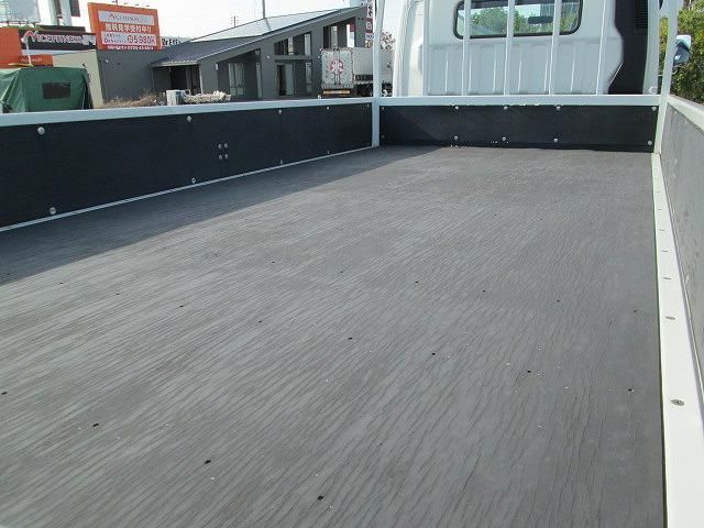 MITSUBISHI CANTER 2023