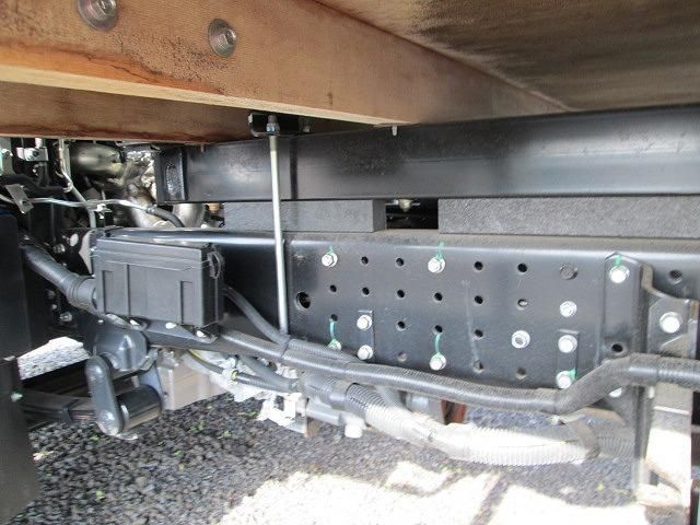 MITSUBISHI CANTER 2023