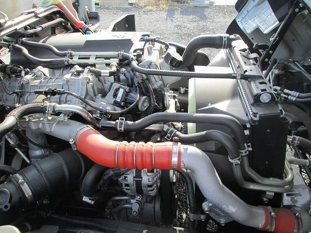 MITSUBISHI CANTER 2023