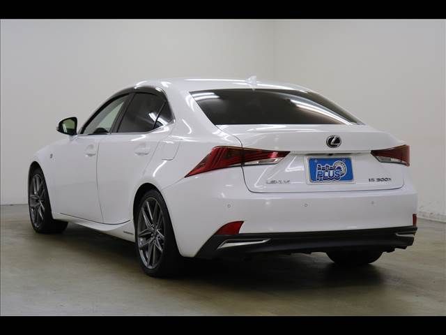TOYOTA LEXUS IS300h 2016