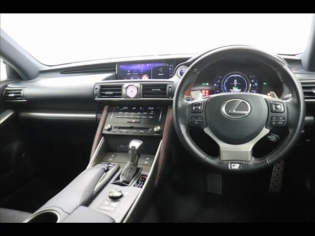 TOYOTA LEXUS IS300h 2016