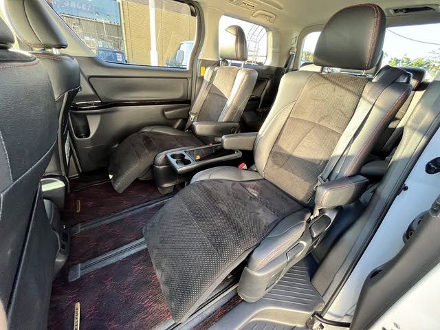 TOYOTA VELLFIRE 2014