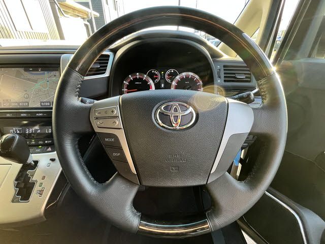 TOYOTA VELLFIRE 2014