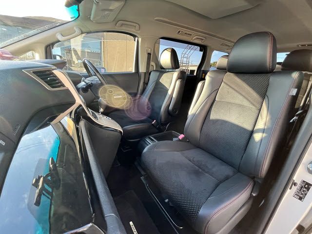 TOYOTA VELLFIRE 2014