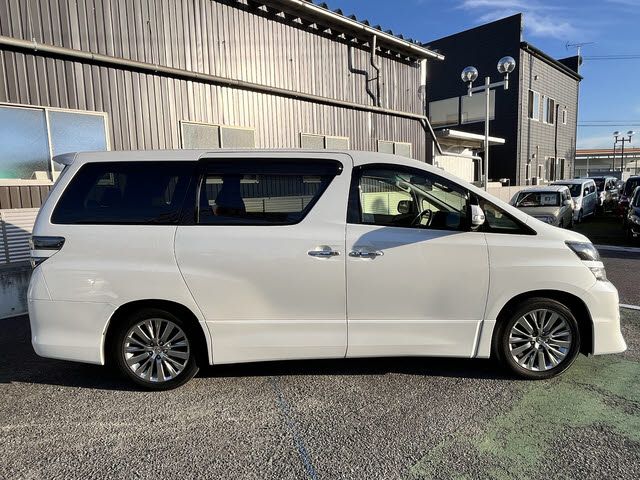 TOYOTA VELLFIRE 2014