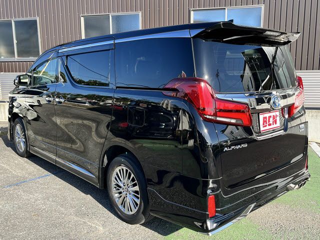 TOYOTA ALPHARD hybrid 4WD 2022