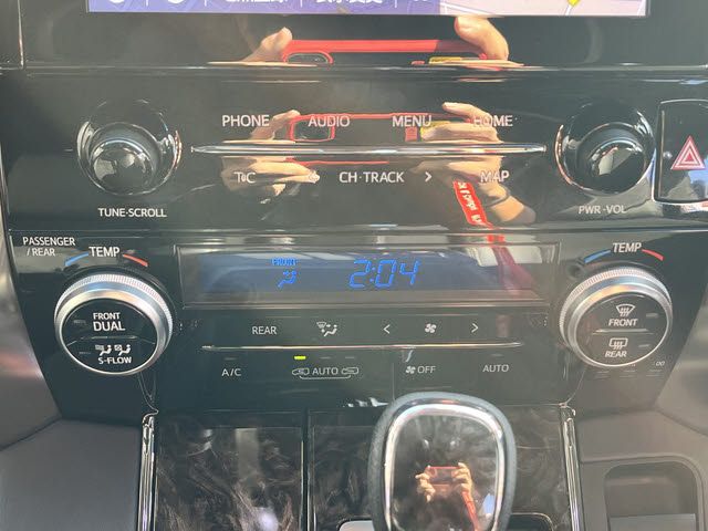 TOYOTA ALPHARD hybrid 4WD 2022