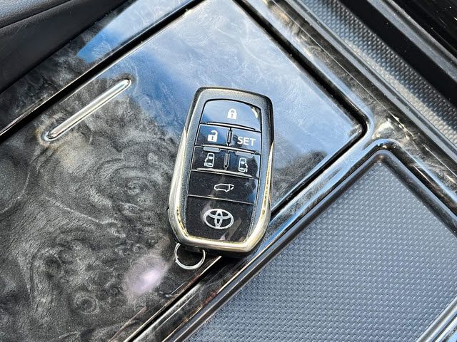 TOYOTA ALPHARD hybrid 4WD 2022