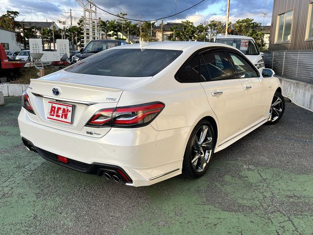 TOYOTA CROWN sedan hybrid 4WD 2018