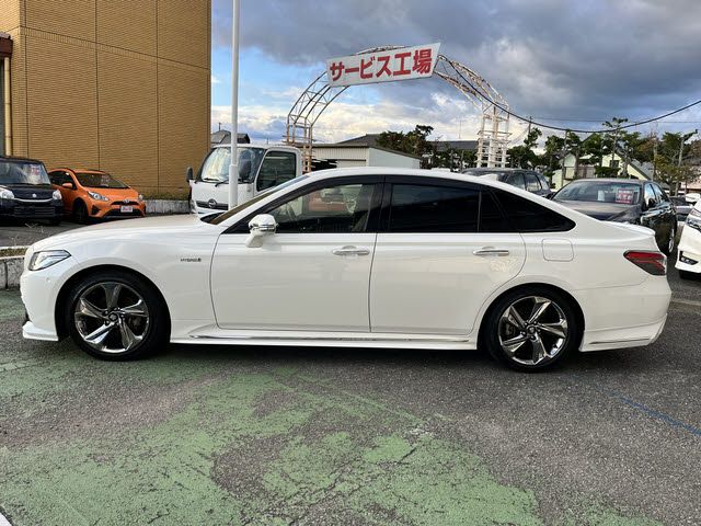 TOYOTA CROWN sedan hybrid 4WD 2018