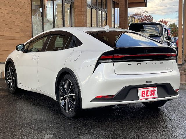 TOYOTA PRIUS 4WD 2023