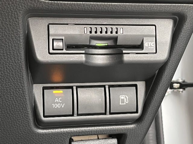 TOYOTA PRIUS 4WD 2023