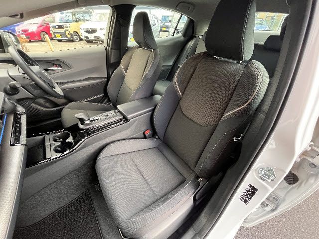 TOYOTA PRIUS 4WD 2023