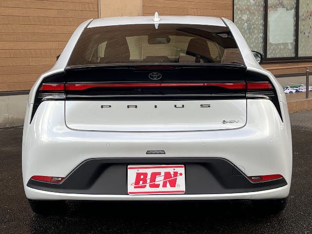 TOYOTA PRIUS 4WD 2023