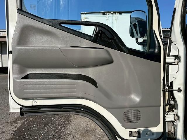 MITSUBISHI CANTER 2017