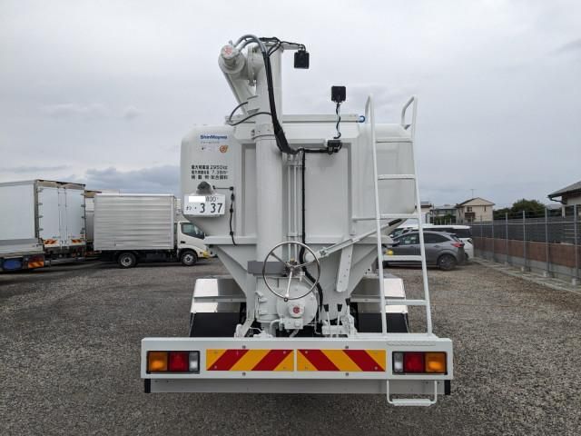 MITSUBISHI FUSOU FIGHTER 2025